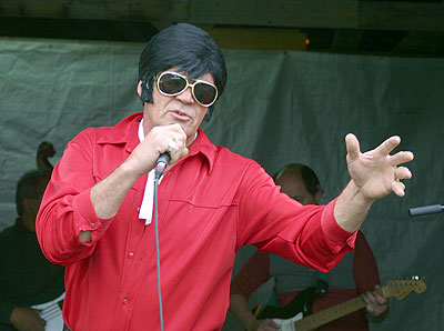 Singing Elvis