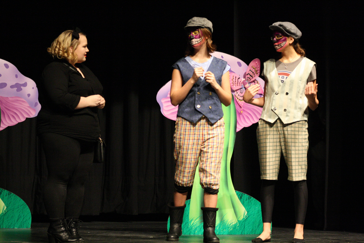 ‘Alice’ with a twist