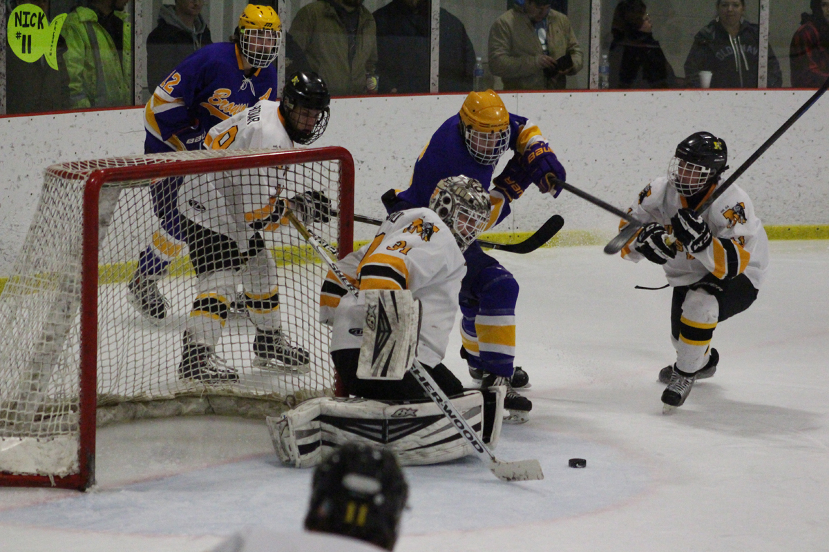 Loose puck