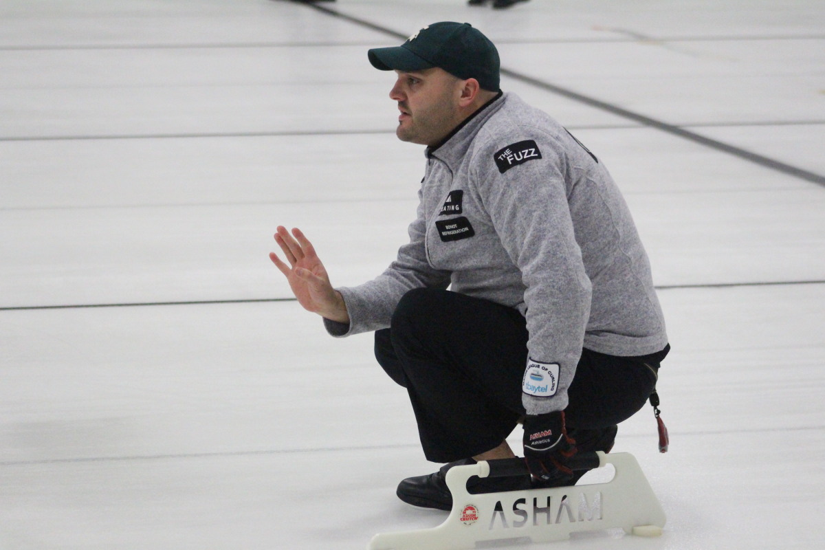 Mens curling