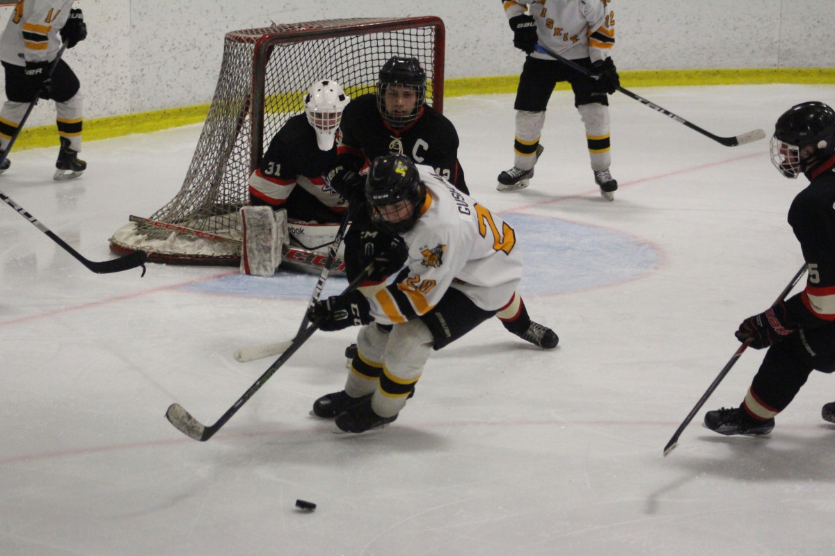 Circling puck