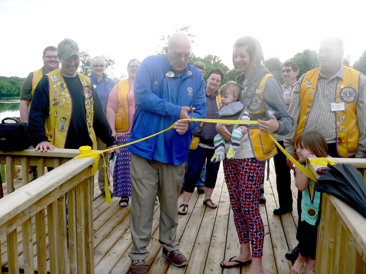 Deck ribbon-cutting