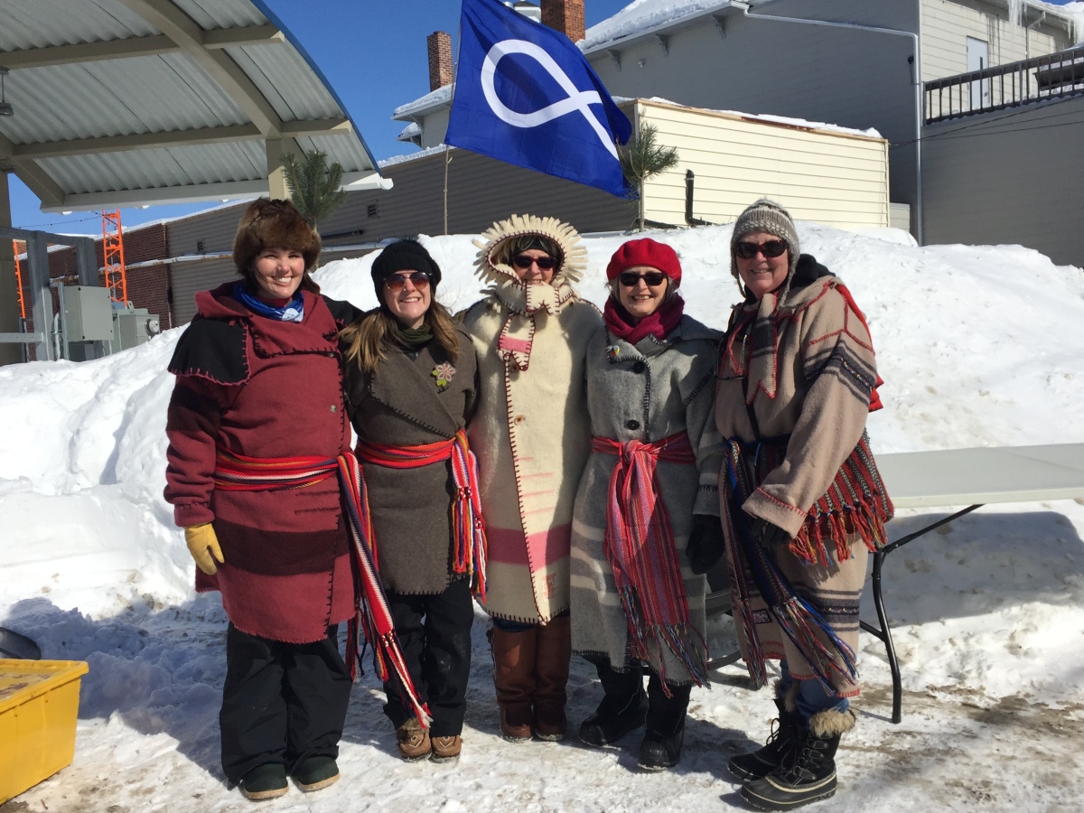 Mtis volunteers