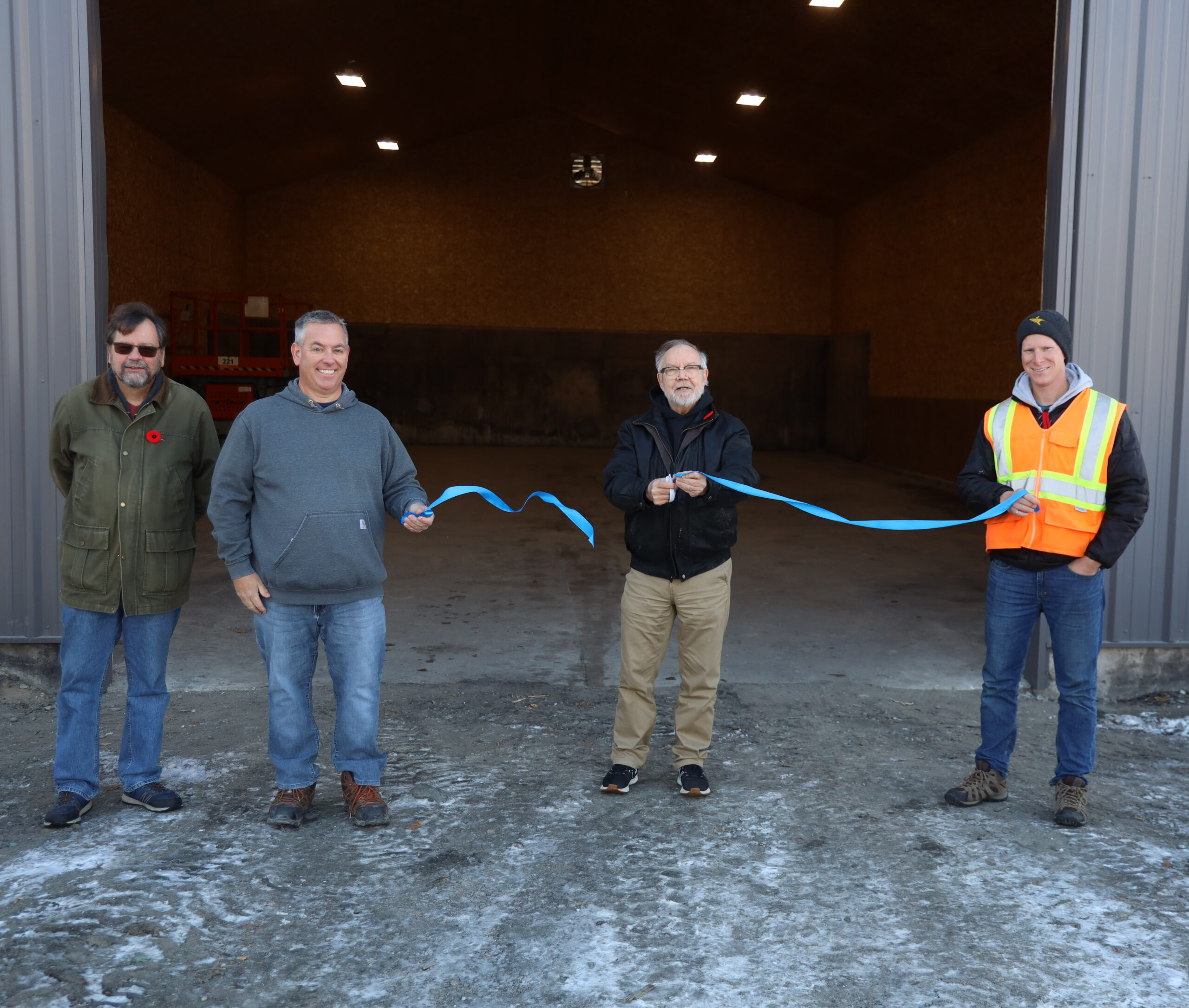 Mayor cuts ribbon to open recycling depot