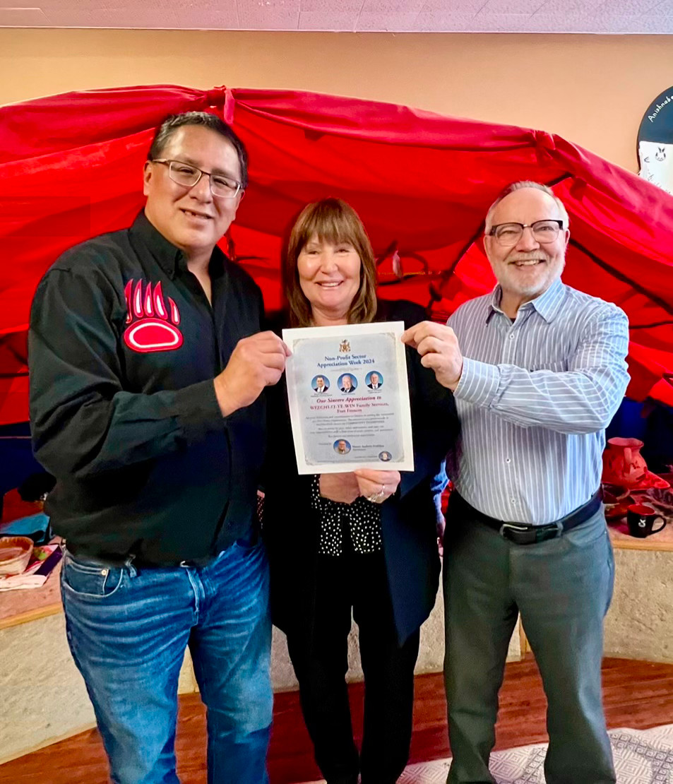 Weechi-it-te-win wins award for family programs