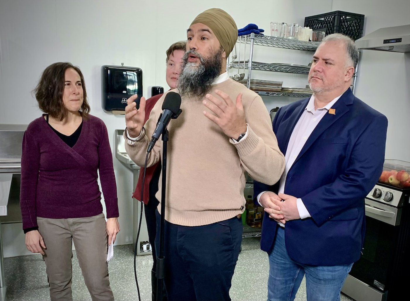 NDP pushing feds to fund school food program in April budget