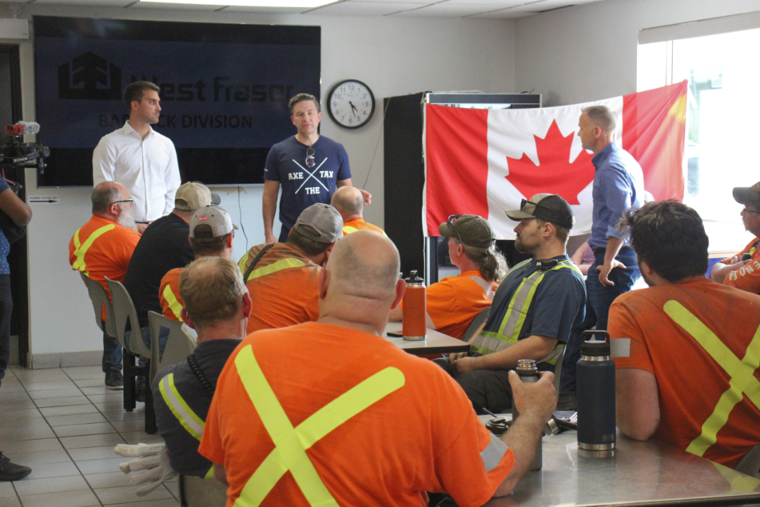 Federal Conservative leader addresses issues facing northwestern Ontario