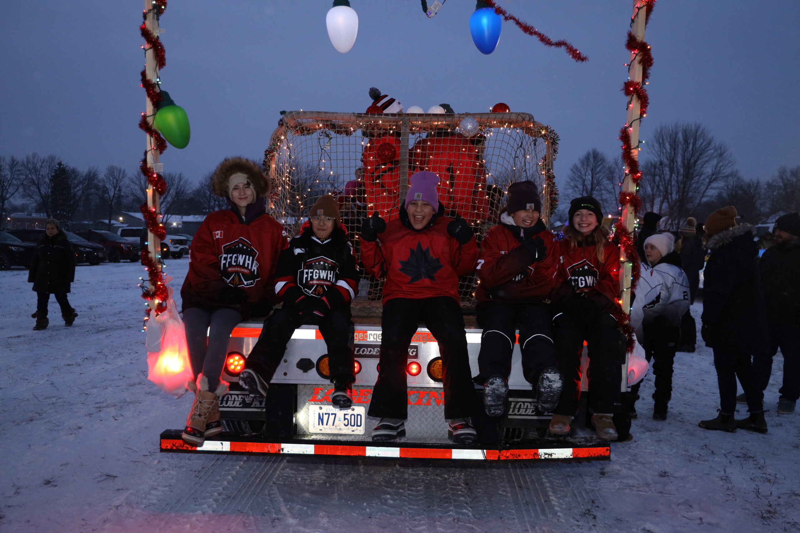 Santa’s arrival cheered by girls hockey
