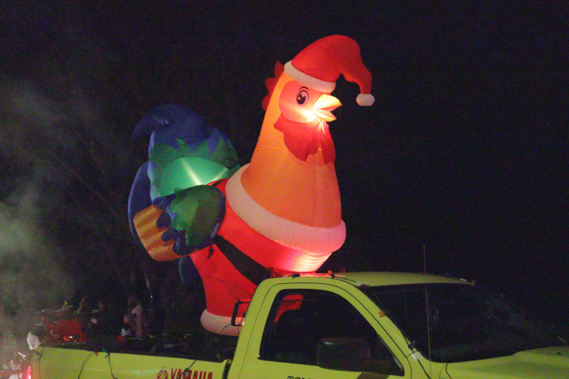 Emo celebrates holiday and Holly Daze spirit with  annual Christmas parade