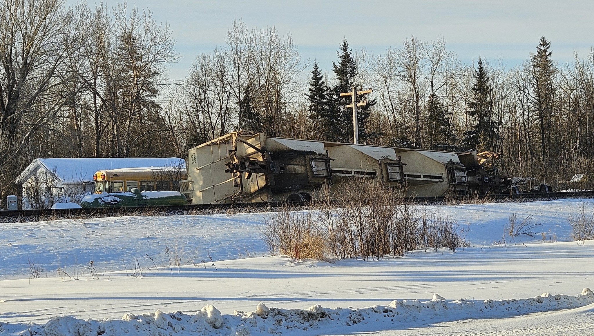 Train cars carrying potash derail in Emo