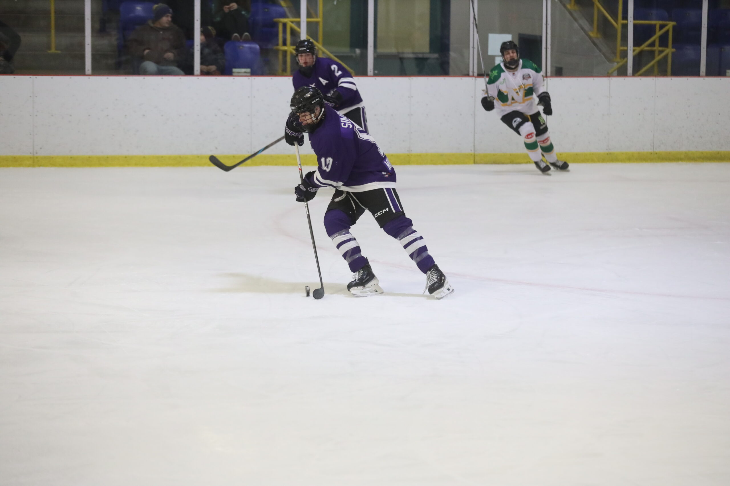 Lakers win final home game of 2025