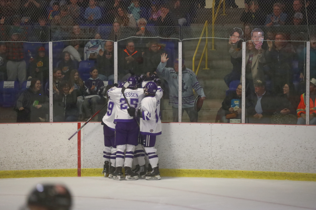 Lakers down 2-1 in playoff finals