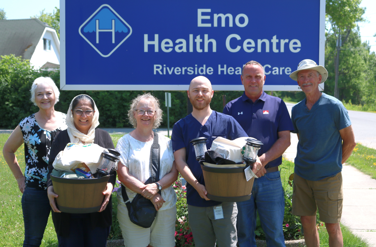 Emo officially welcomes new doctors Pearce and Ahmed: “It’s a big deal.”