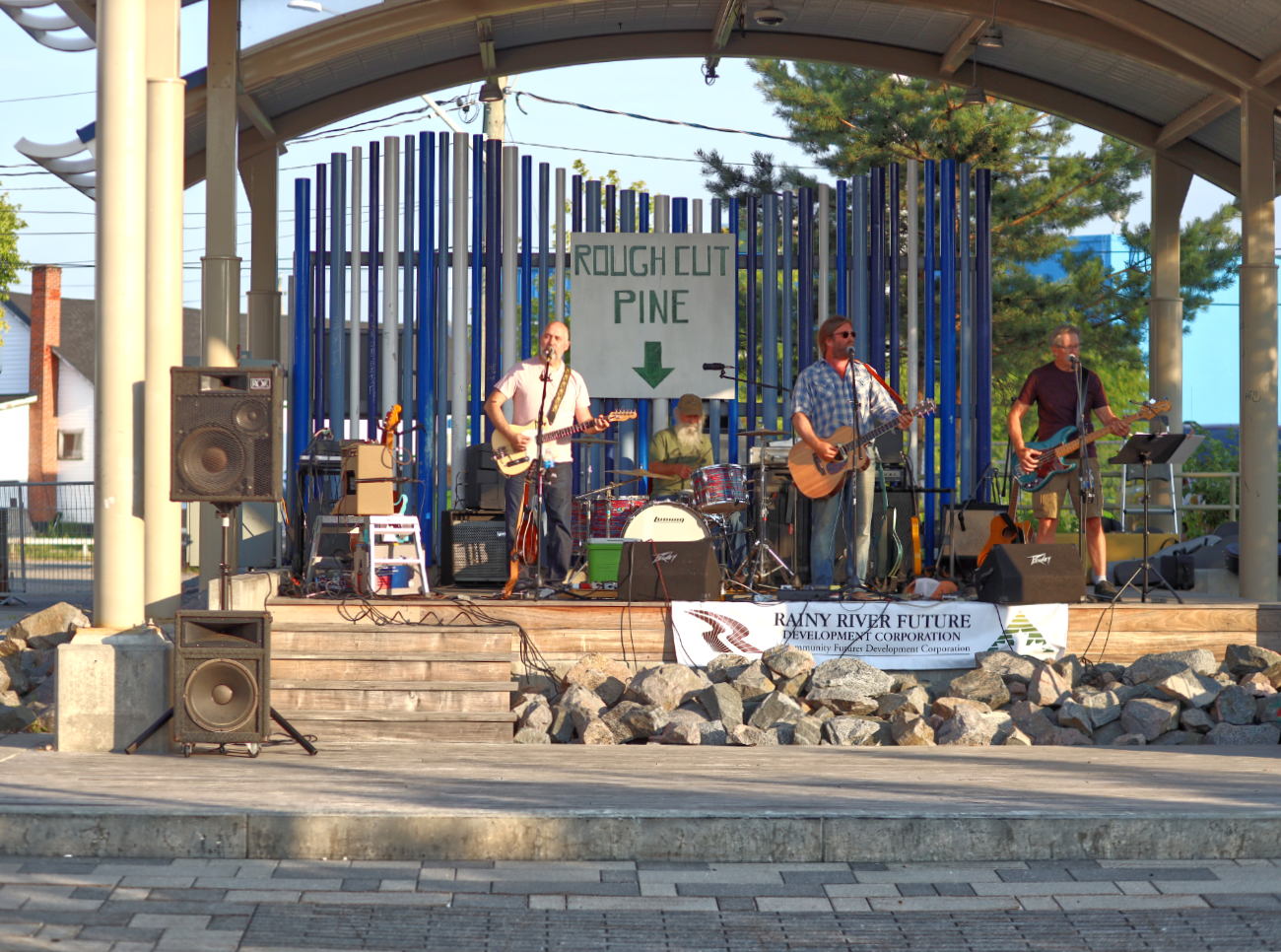 Rough Cut Pine brings tunes to downtown