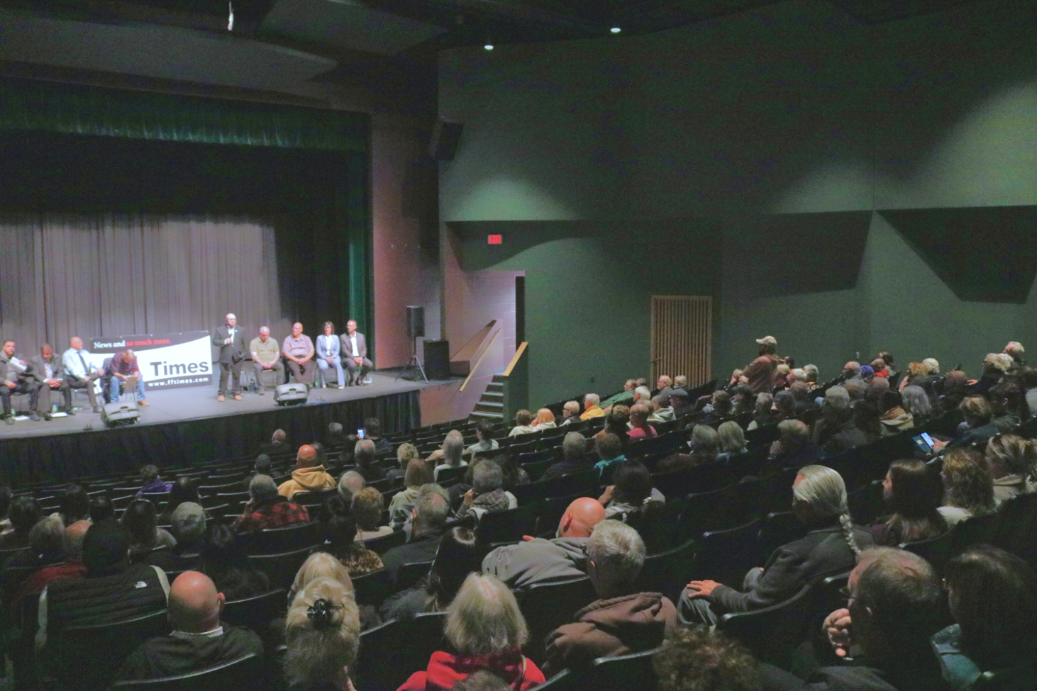 Election issues take centre stage at all-candidate town hall